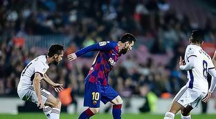 政府更加强 政府更加强